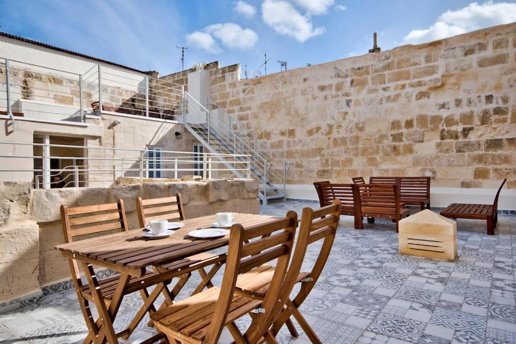 Vallettastay Old Lodge Apartment 7 Bagian luar foto