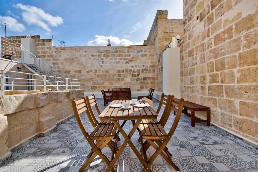 Vallettastay Old Lodge Apartment 7 Bagian luar foto