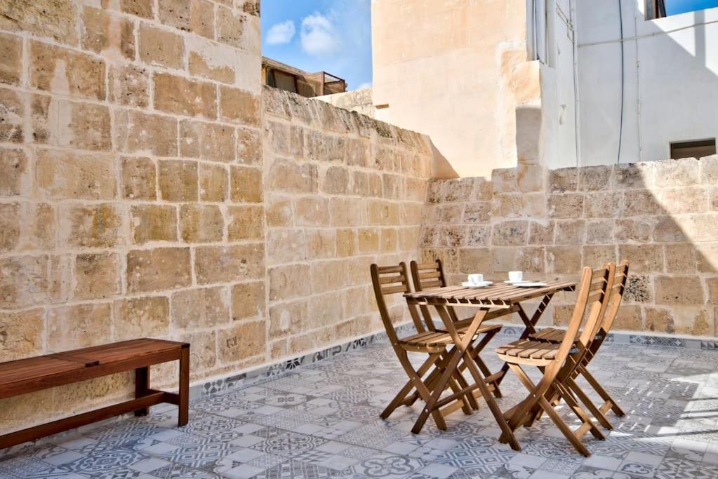 Vallettastay Old Lodge Apartment 7 Bagian luar foto